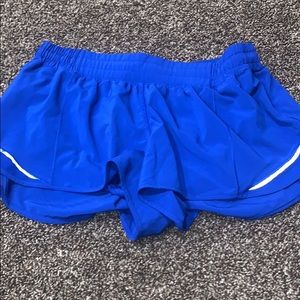 Lululemon hotty hot shorts 2.5in